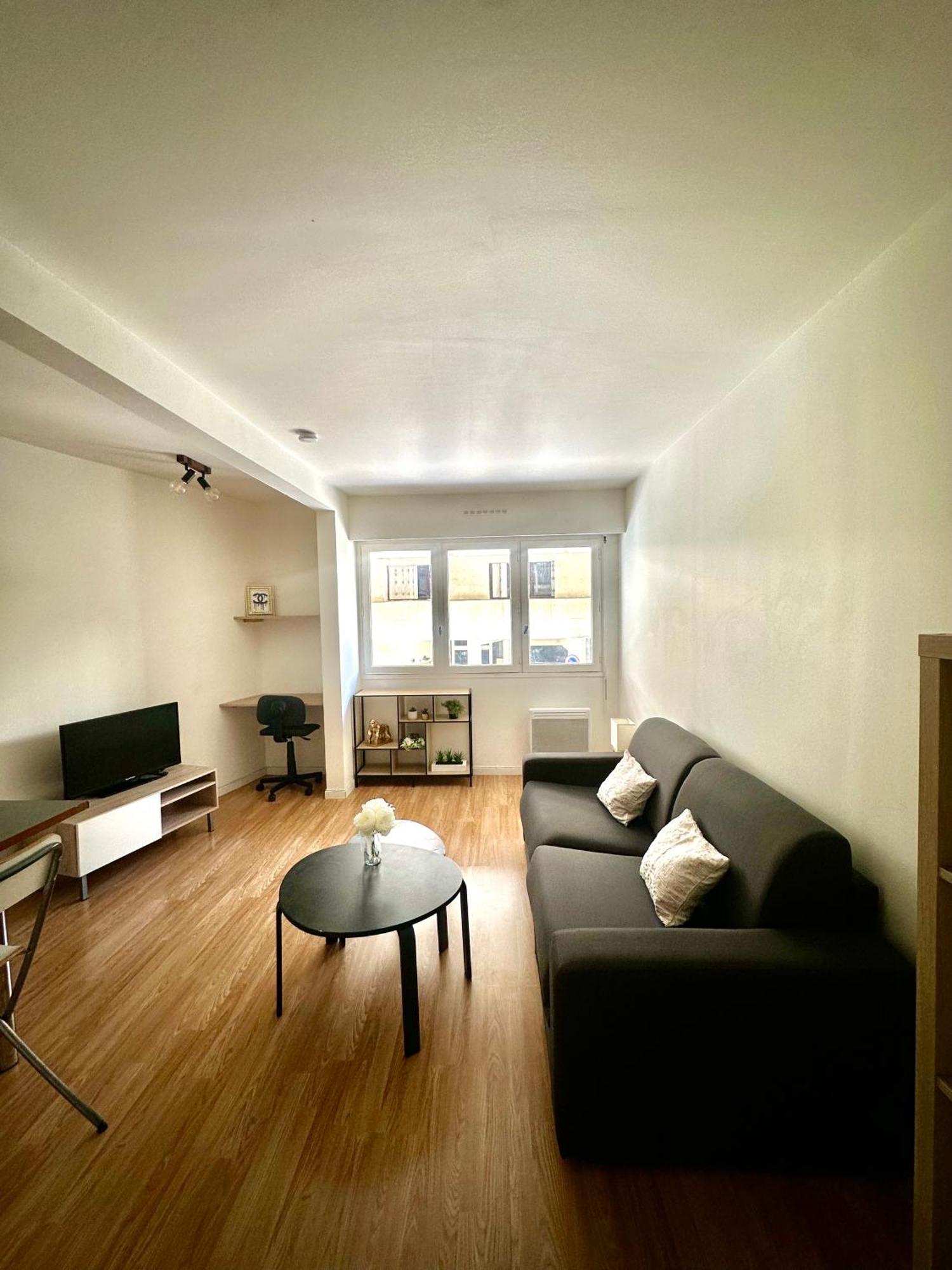Magnifique Studio Lumineux Et Confortable Au Coeur Du Centre-Ville De Toulon Buitenkant foto